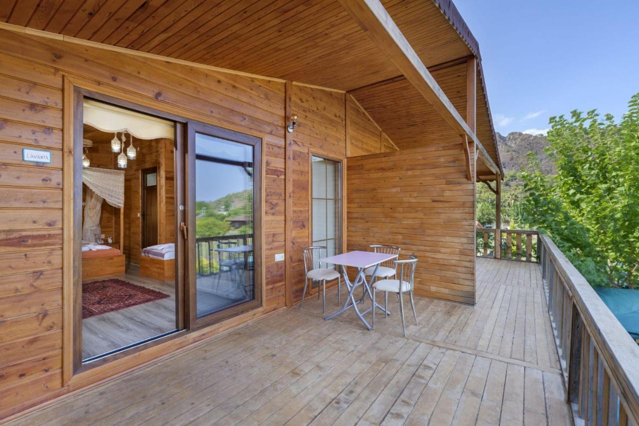 Ferienwohnung Flora Pansiyon Cirali Kemer Exterior foto