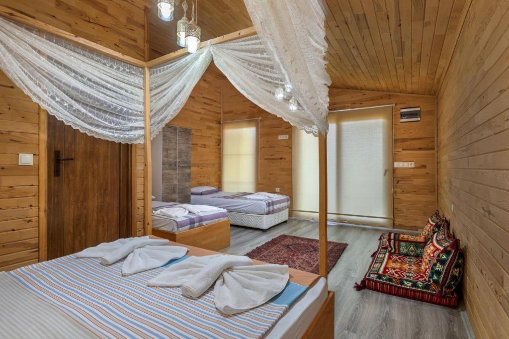 Ferienwohnung Flora Pansiyon Cirali Kemer Exterior foto
