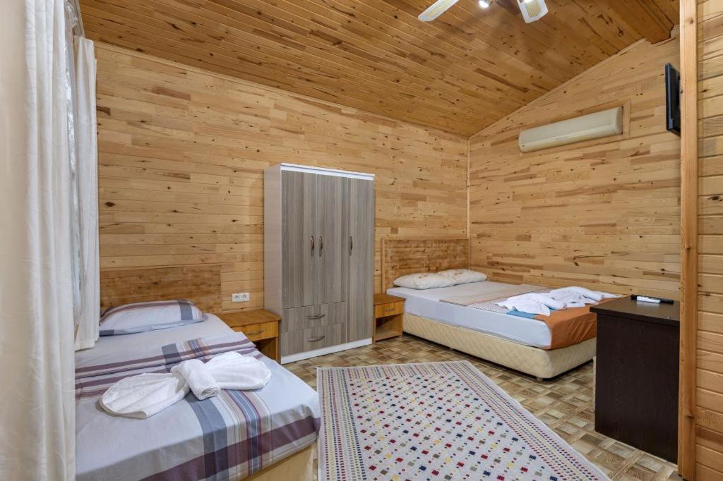 Ferienwohnung Flora Pansiyon Cirali Kemer Exterior foto