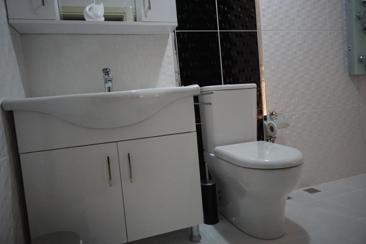 Ferienwohnung Flora Pansiyon Cirali Kemer Exterior foto