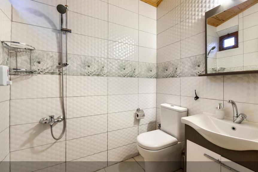 Ferienwohnung Flora Pansiyon Cirali Kemer Exterior foto