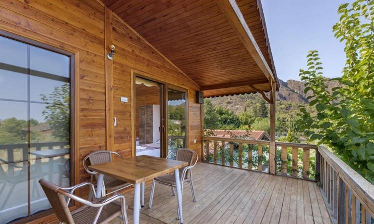 Ferienwohnung Flora Pansiyon Cirali Kemer Exterior foto