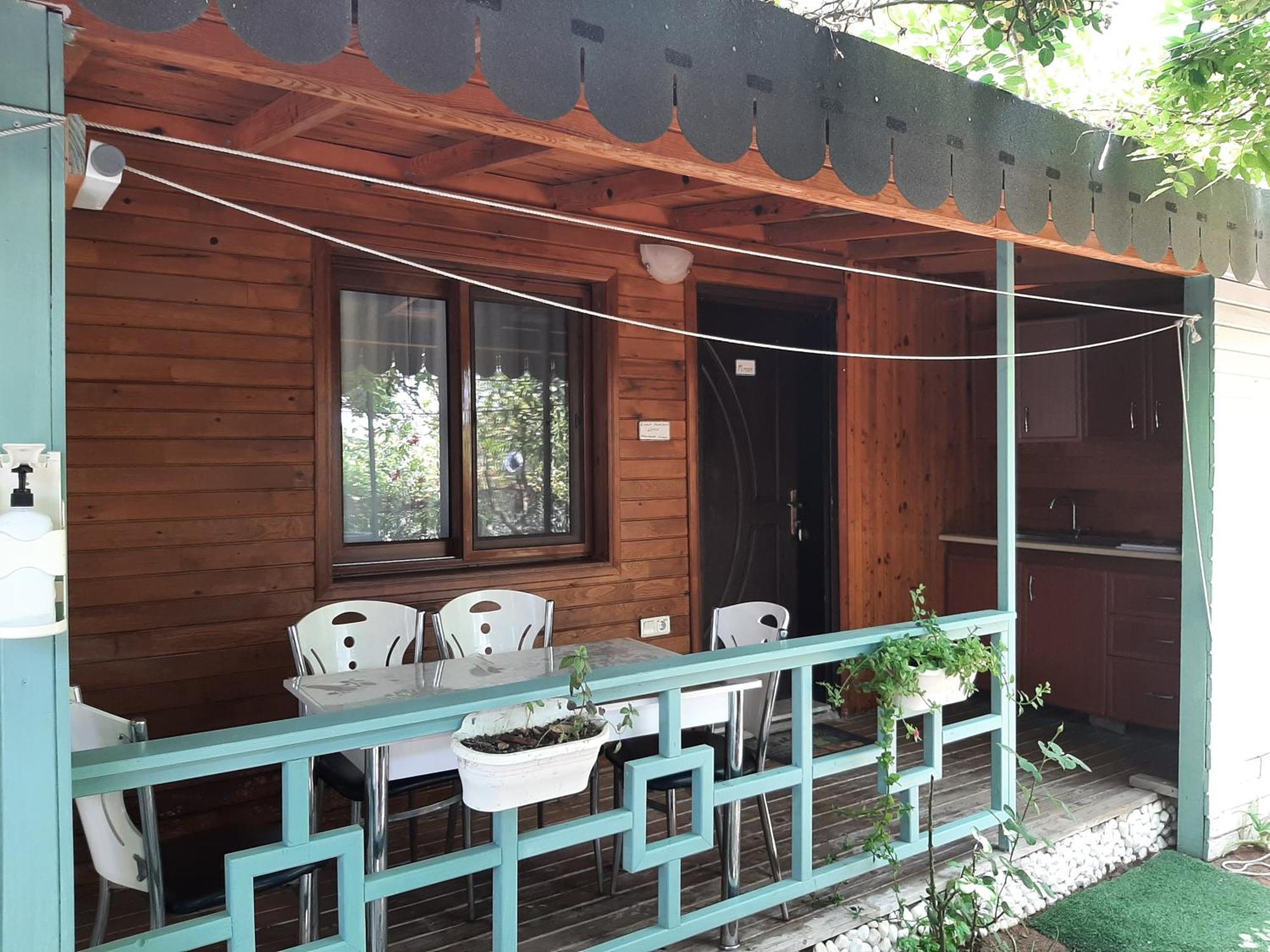 Ferienwohnung Flora Pansiyon Cirali Kemer Exterior foto