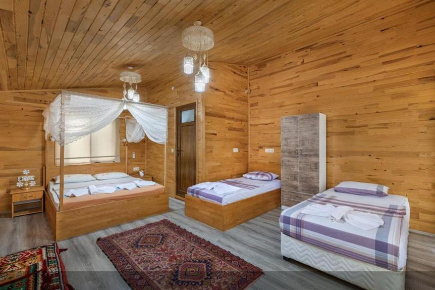 Ferienwohnung Flora Pansiyon Cirali Kemer Exterior foto