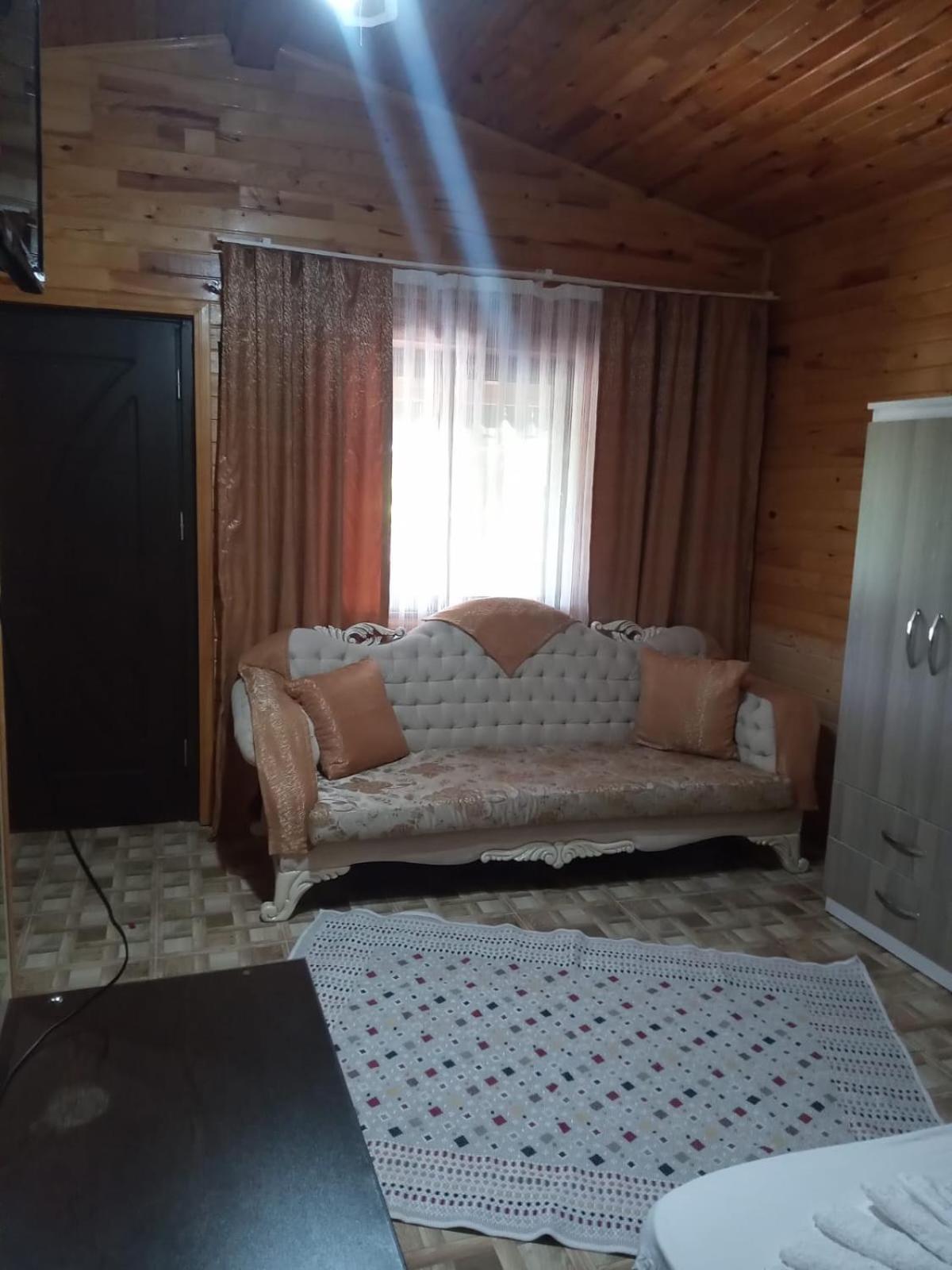 Ferienwohnung Flora Pansiyon Cirali Kemer Exterior foto