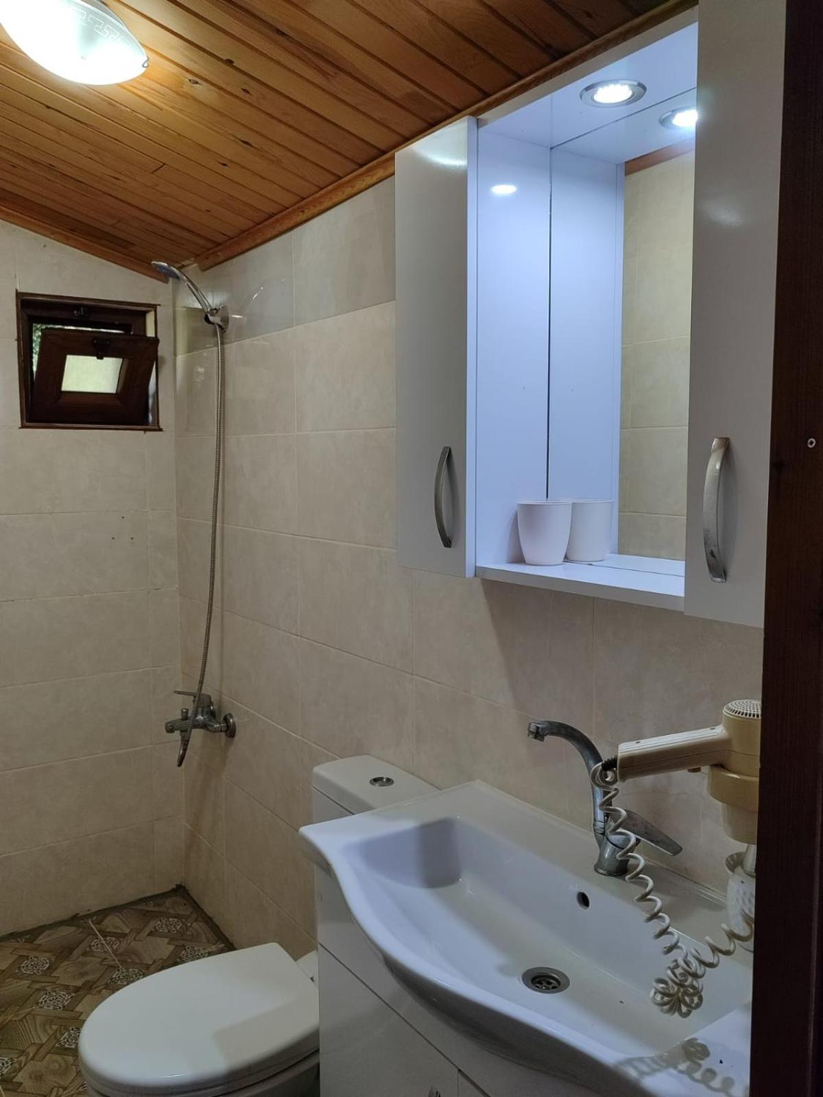 Ferienwohnung Flora Pansiyon Cirali Kemer Exterior foto