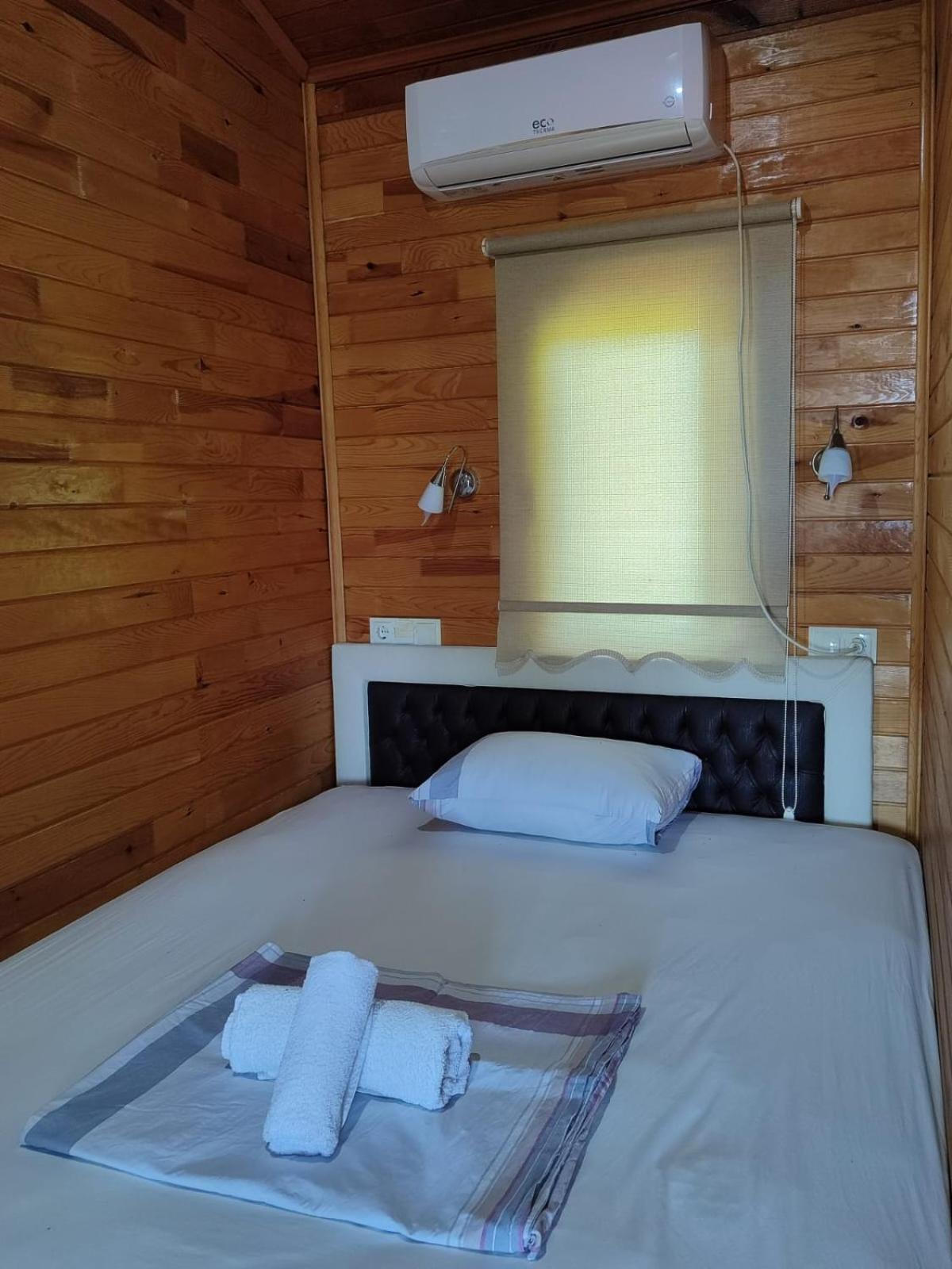 Ferienwohnung Flora Pansiyon Cirali Kemer Exterior foto
