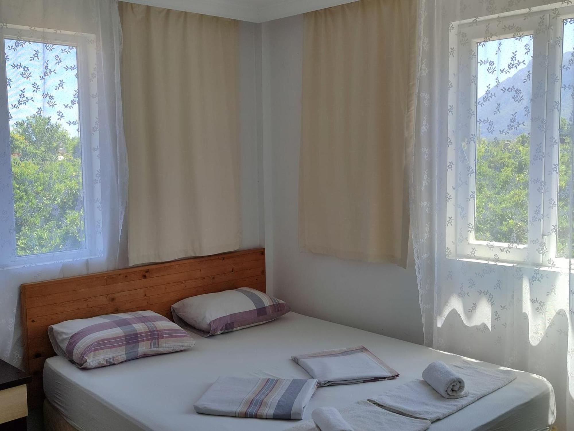 Ferienwohnung Flora Pansiyon Cirali Kemer Exterior foto