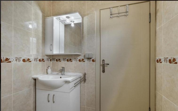 Ferienwohnung Flora Pansiyon Cirali Kemer Exterior foto